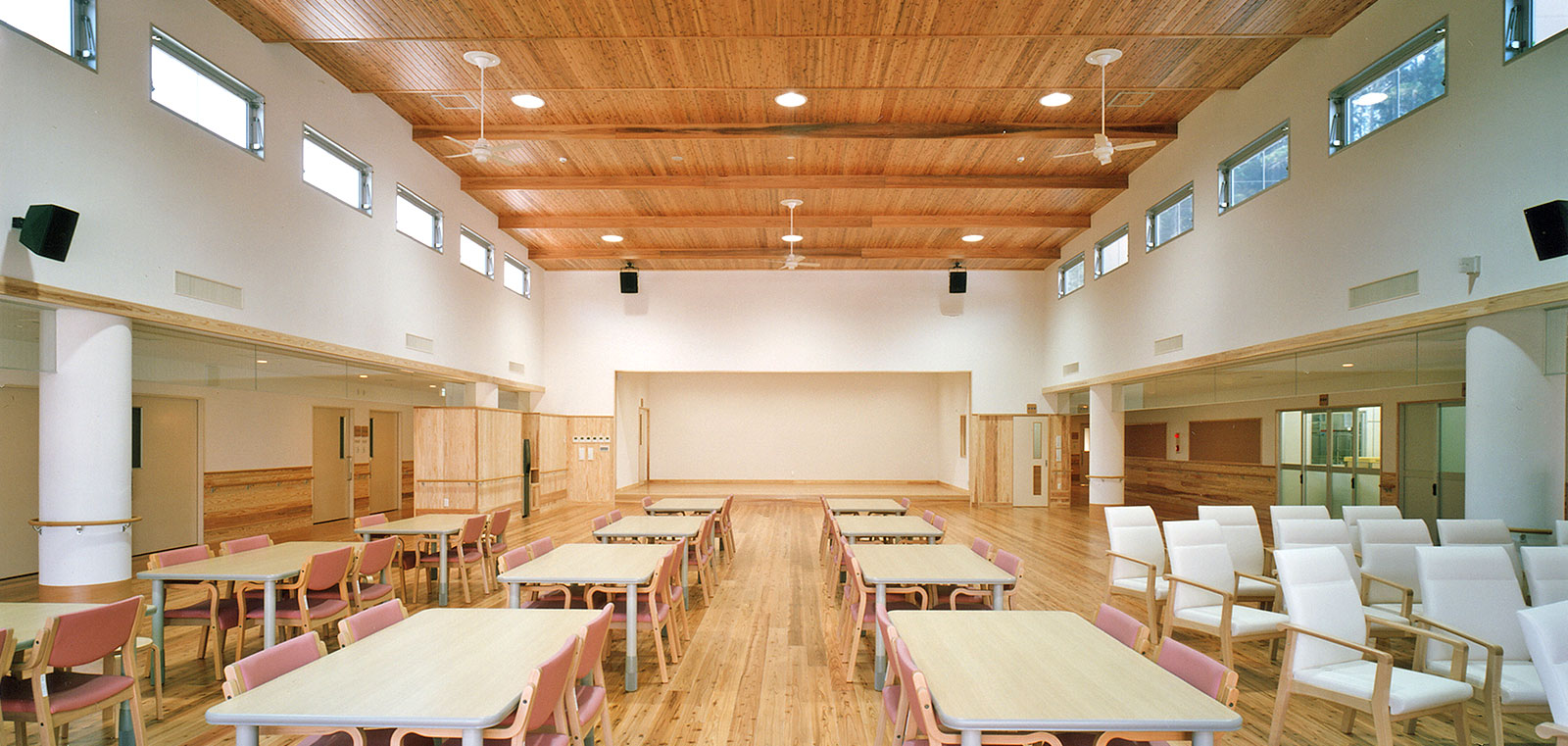 Installation example of Obi cedar wall/ceiling paneling